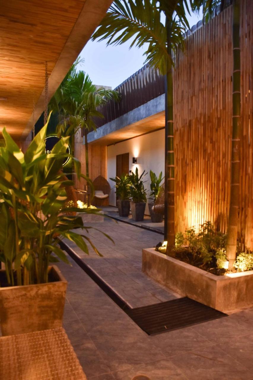 Momento Bangtao Beach Bang Tao Beach  Exterior photo